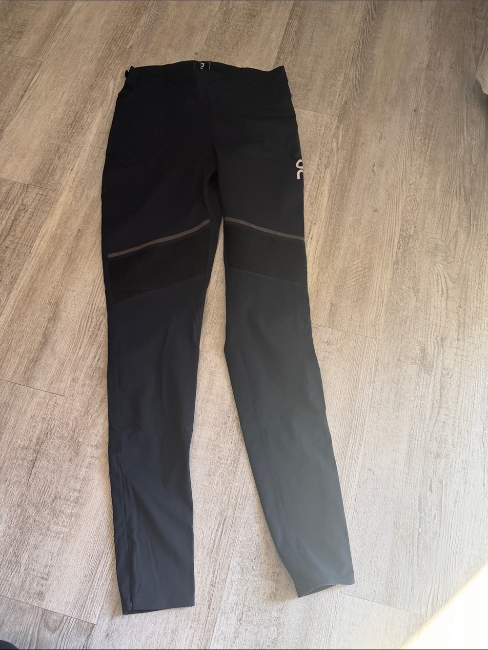 On Running Black Reflective-Accent Running Tights